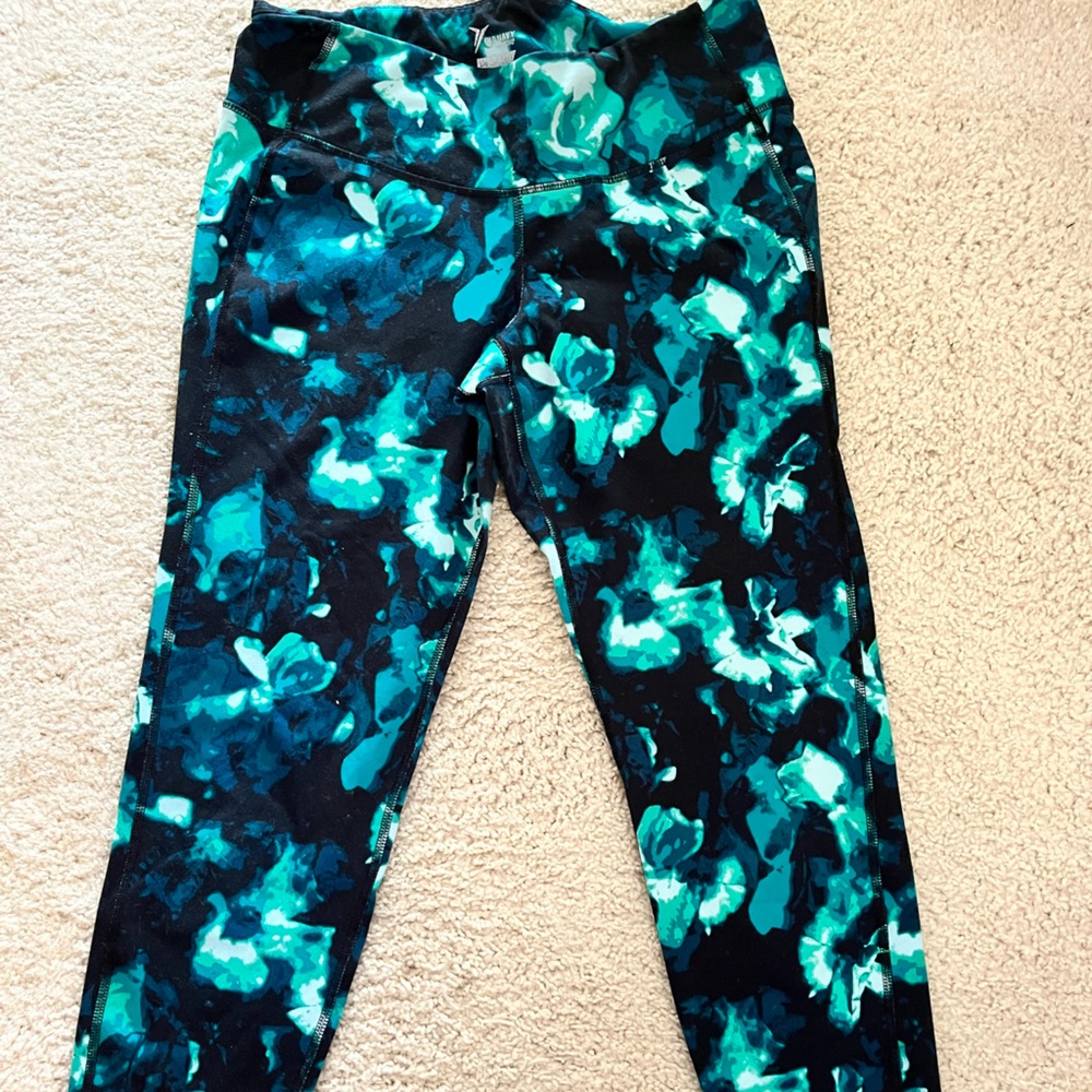 Old Navy Large Printed active wear leggings - Picture 2 of 4